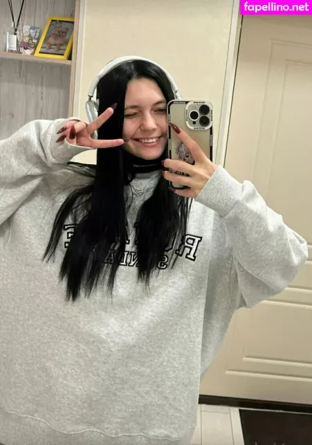 Kari I OnlyFans Thumbnail #E6k9l0rPls