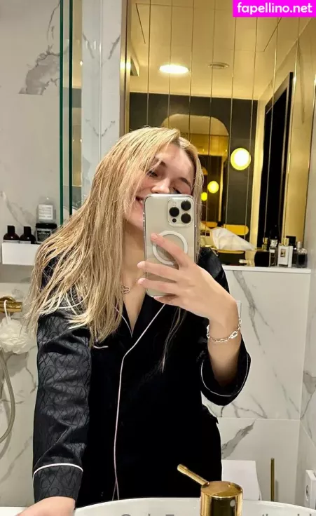 Kari I OnlyFans Thumbnail #EToHTOzFkn