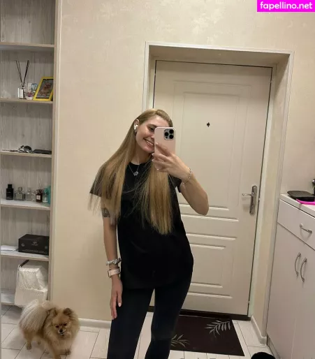 Kari I OnlyFans Thumbnail #KgCvV8nm44