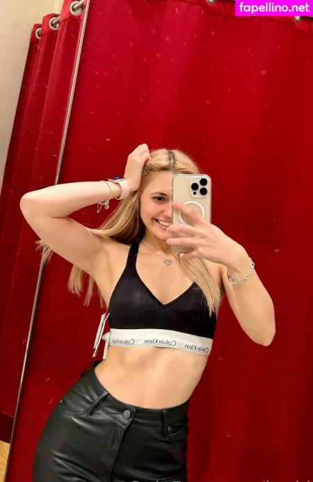 Kari I OnlyFans Thumbnail #M7mvolufLn