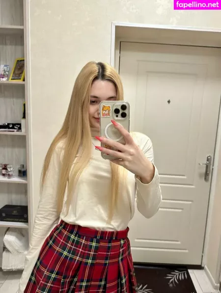 Kari I OnlyFans Thumbnail #SC515f6uit