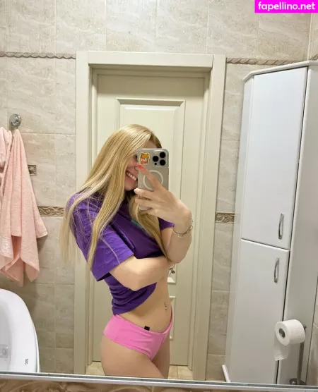 Kari I OnlyFans Thumbnail #TIrZKF5gMs