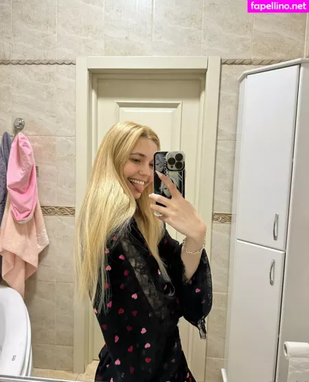 Kari I OnlyFans Thumbnail #eYJVNGLg7L