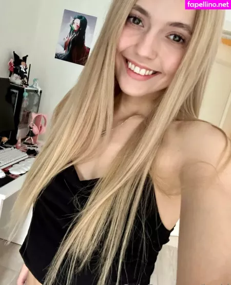 Kari I OnlyFans Thumbnail #jQ7o2EyZ2w