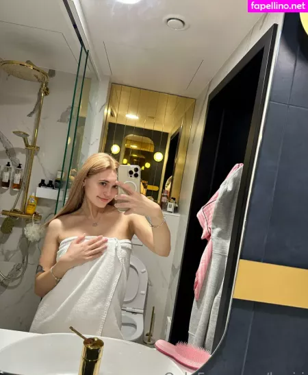 Kari I OnlyFans Thumbnail #lBw4EFG0td