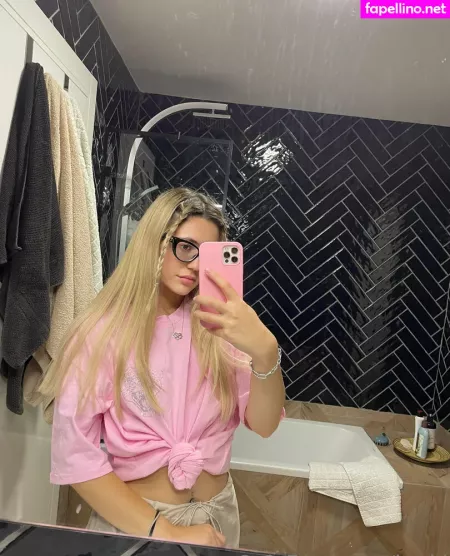 Kari I OnlyFans Thumbnail #oEtQozc6a6