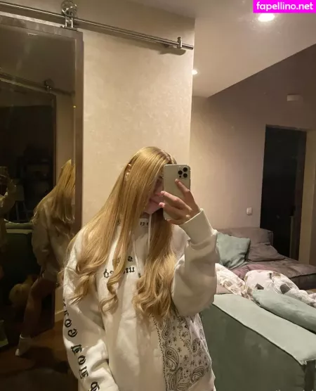 Kari I OnlyFans Thumbnail #uRvZKbFYn8