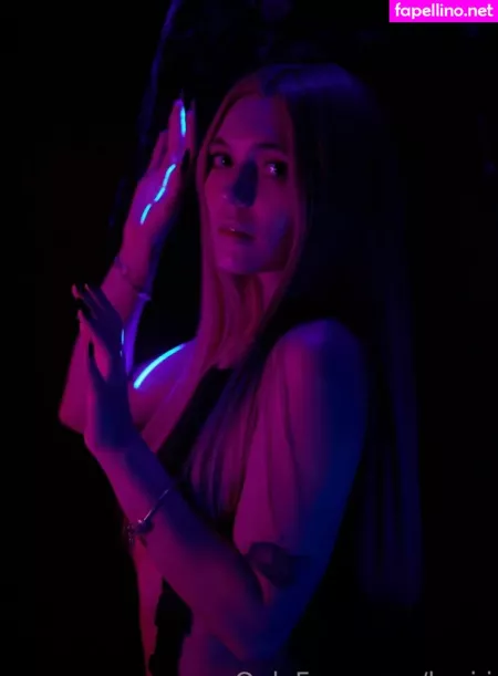 Kari I OnlyFans Thumbnail #vYnD4I90kt