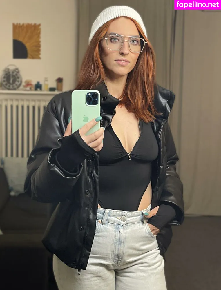 kariecasstle, kariecastle, lunna_sweet Nude Leaked OnlyFans Photo #1S6xWsrS8w