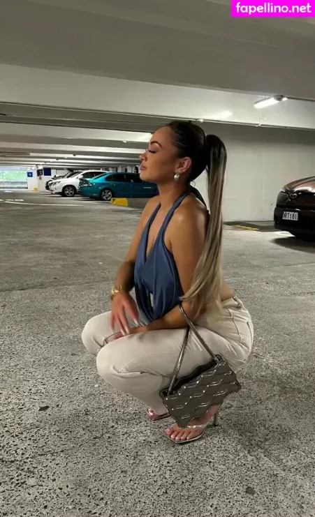 Karina Atavenitia OnlyFans Thumbnail #iIz4EfF8UX