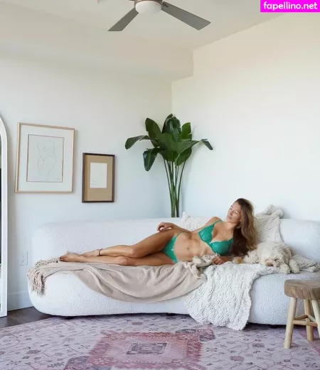 Karina Elle OnlyFans Thumbnail #QlORvx9KHP