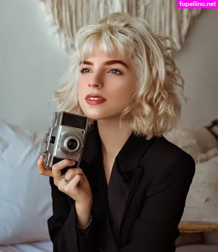 Karina Martins OnlyFans Thumbnail #0d2rE3I4gX