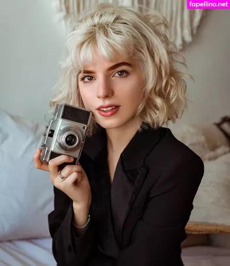 Karina Martins OnlyFans Thumbnail #MXRCKFcplv