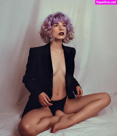 Karina Martins OnlyFans Thumbnail #NMVaarTH02