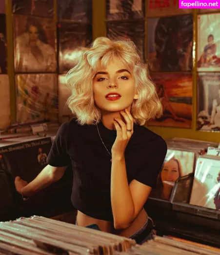 Karina Martins OnlyFans Thumbnail #qnaliQW8WT