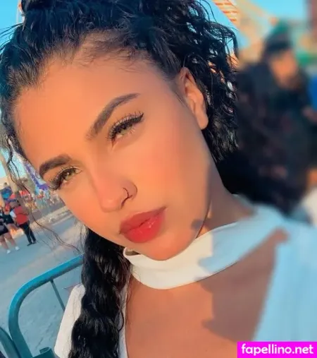 Karina Rodrigues OnlyFans Thumbnail #R9M6VQ0iRF