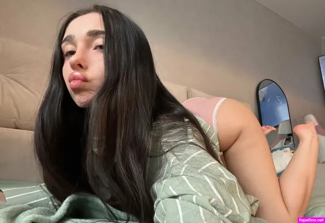 Karinamarinaeu OnlyFans Thumbnail #EME0J9DXL3
