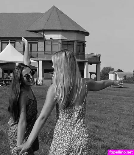 Karisbechard OnlyFans Thumbnail #hJ1VujgkEn