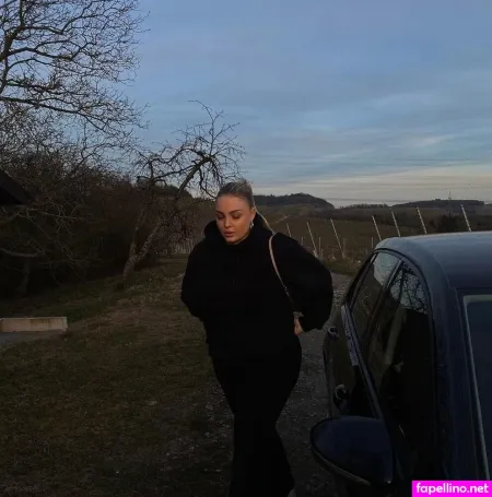 Karlicurv OnlyFans Thumbnail #svvPwSf8M6