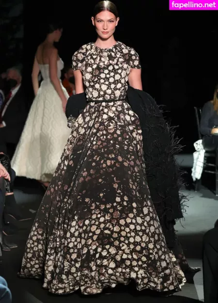 Karlie Kloss OnlyFans Thumbnail #zcIRNZieNI