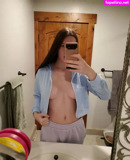 Karmababyyyy OnlyFans Thumbnail #6PR3UNyijX