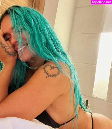 Karol G OnlyFans Thumbnail #P77NX1OkdY