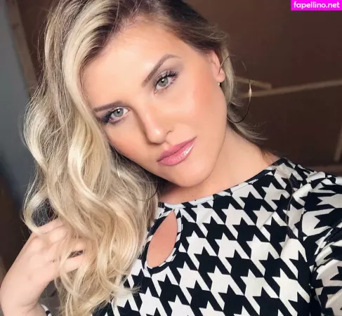 Karol Scheler OnlyFans Thumbnail #DLXrc989Oj