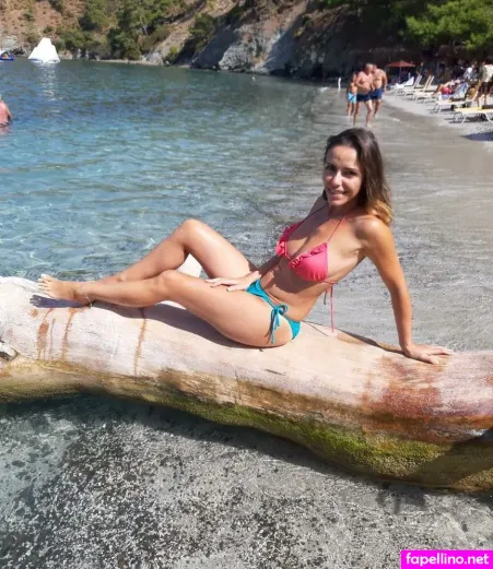 Karolin Fiekci OnlyFans Thumbnail #KP8VDbJXg9