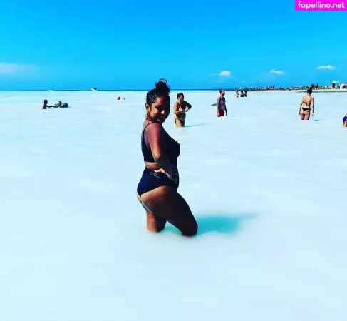 Karolin25 OnlyFans Thumbnail #aJ1jlEuY4g