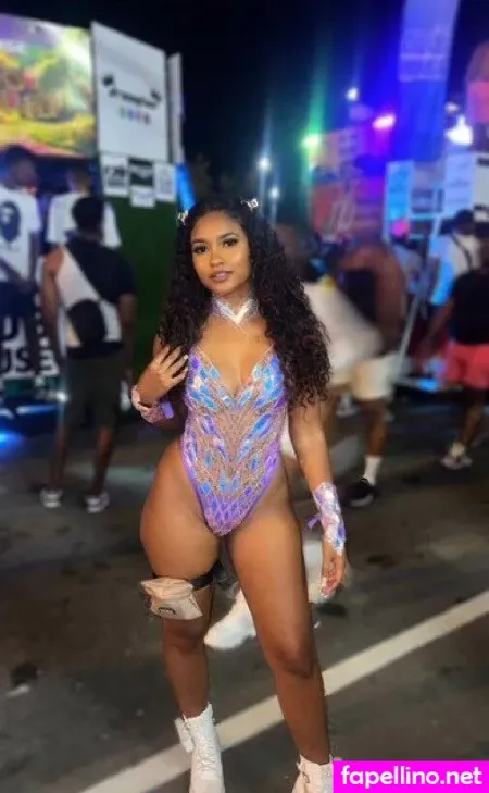 Karolina Achong OnlyFans Thumbnail #W5s65V5iZJ