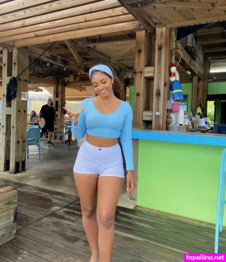 Karolina Achong OnlyFans Thumbnail #YuvS0cOTvs