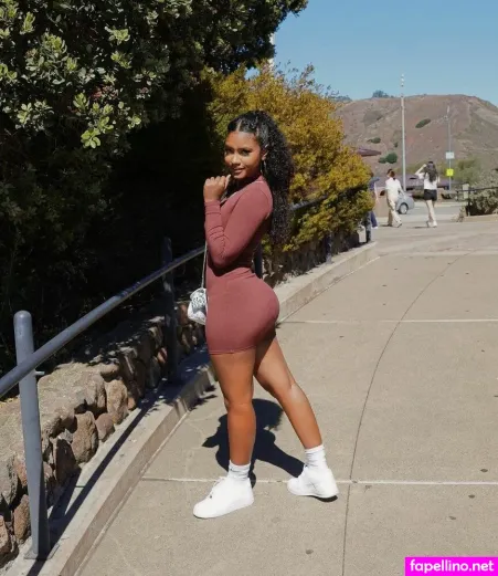 Karolina Achong OnlyFans Thumbnail #hq70saFEWa