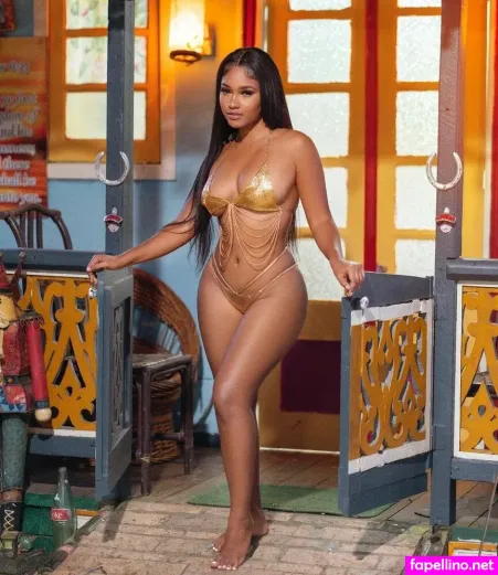 Karolina Achong OnlyFans Thumbnail #rfoulaU302