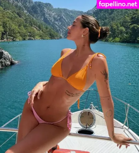 Karolina Meschino OnlyFans Thumbnail #XwATO6QhQt