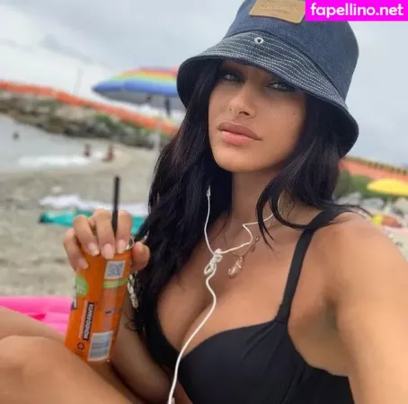Karolina Surpi OnlyFans Thumbnail #aiHIsQ6JYu