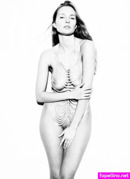 Karolina Szymczak OnlyFans Thumbnail #Ku5UP2z889