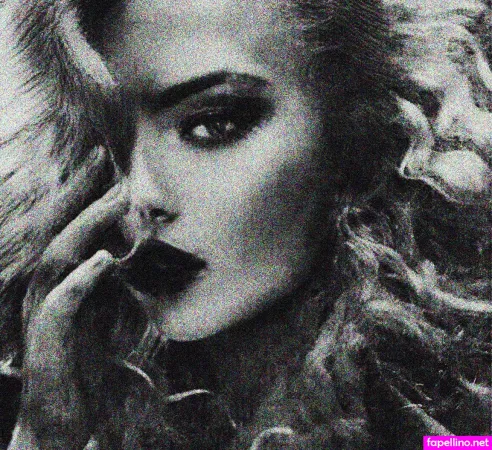 Karolinag OnlyFans Thumbnail #BOYoMnPAhb