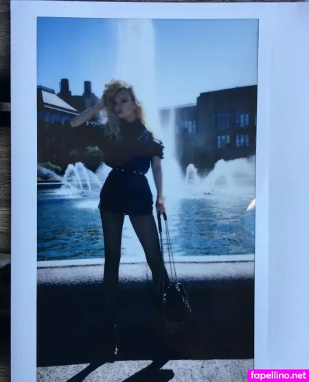 Karolinag OnlyFans Thumbnail #EmB5otxBY4