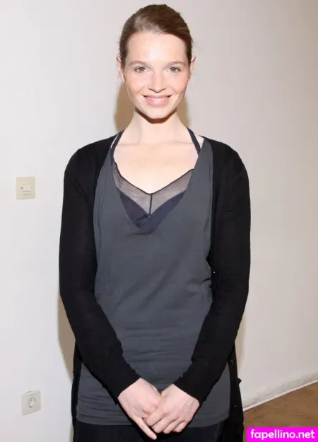 Karoline Herfurth OnlyFans Thumbnail #5OF3DEiVNd