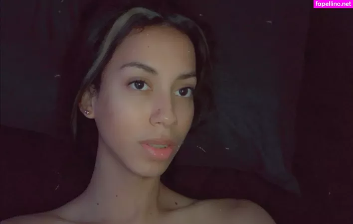 Karoll Valencia OnlyFans Thumbnail #UIlpNm9jOt