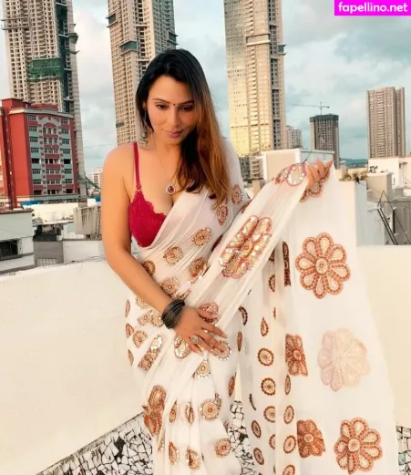 Karrishma Kar OnlyFans Thumbnail #OeJUztMVu1