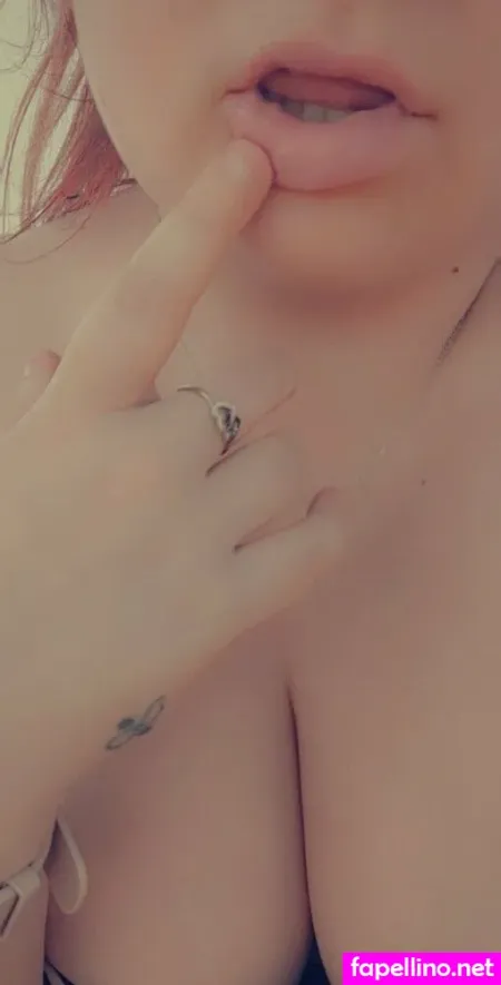 Kassierossie OnlyFans Thumbnail #0r8RC02LmS