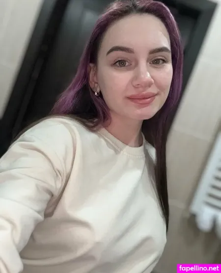 Kat But No Hat OnlyFans Thumbnail #08YahFVREc