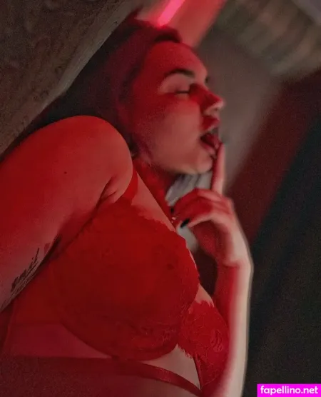 Kat But No Hat OnlyFans Thumbnail #CpEzXa0NYY