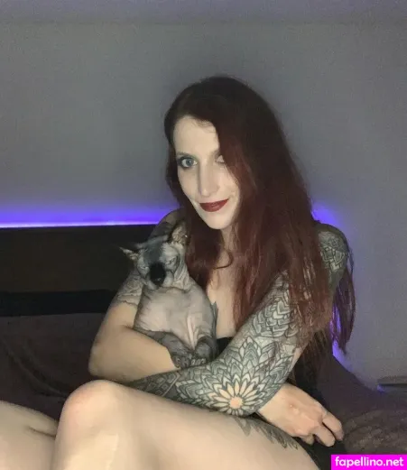 Kat Edwards OnlyFans Thumbnail #1zNnSnGkFq