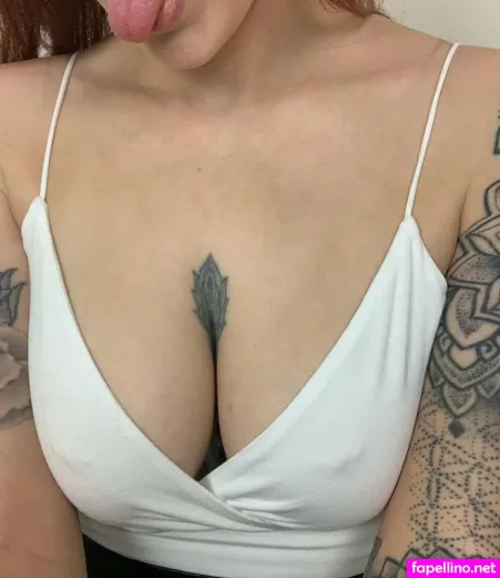 Kat Edwards OnlyFans Thumbnail #RB0FZbyFZt