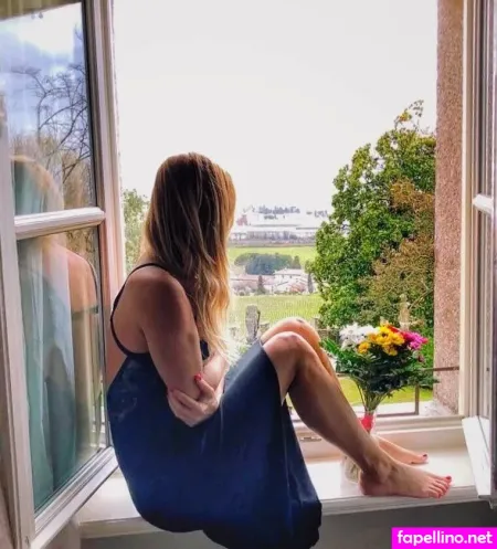 Katarina Jesenska OnlyFans Thumbnail #0DSArj8Hs1