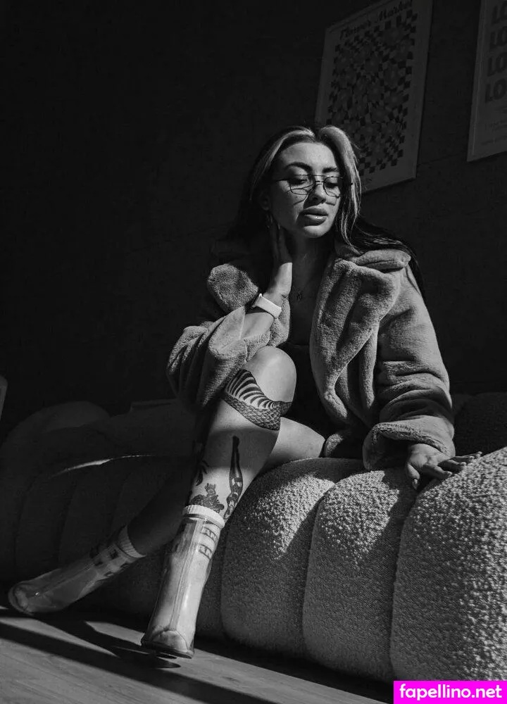 kate_courage, katecouragemusic Nude Leaked OnlyFans Photo #4xFaIaCMJ1