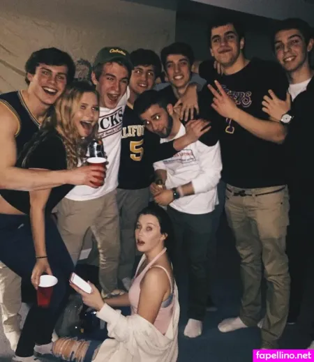 Kate Crawford OnlyFans Thumbnail #Qsi9s3uaXb