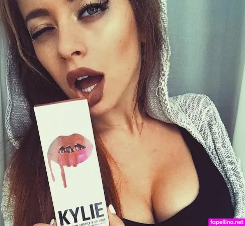 Kate Kabak OnlyFans Thumbnail #FjDZU1hbGM